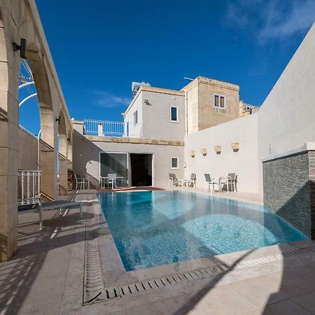 Zeppi'S Luxury Holiday Farmhouse With Private Pool Għarb Dış mekan fotoğraf