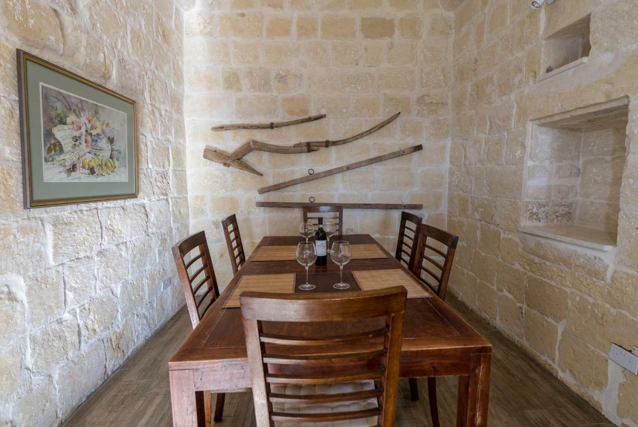 Zeppi'S Luxury Holiday Farmhouse With Private Pool Għarb Dış mekan fotoğraf