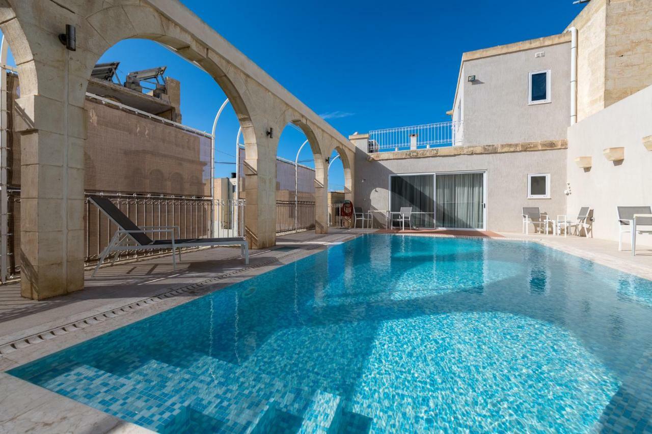 Zeppi'S Luxury Holiday Farmhouse With Private Pool Għarb Dış mekan fotoğraf