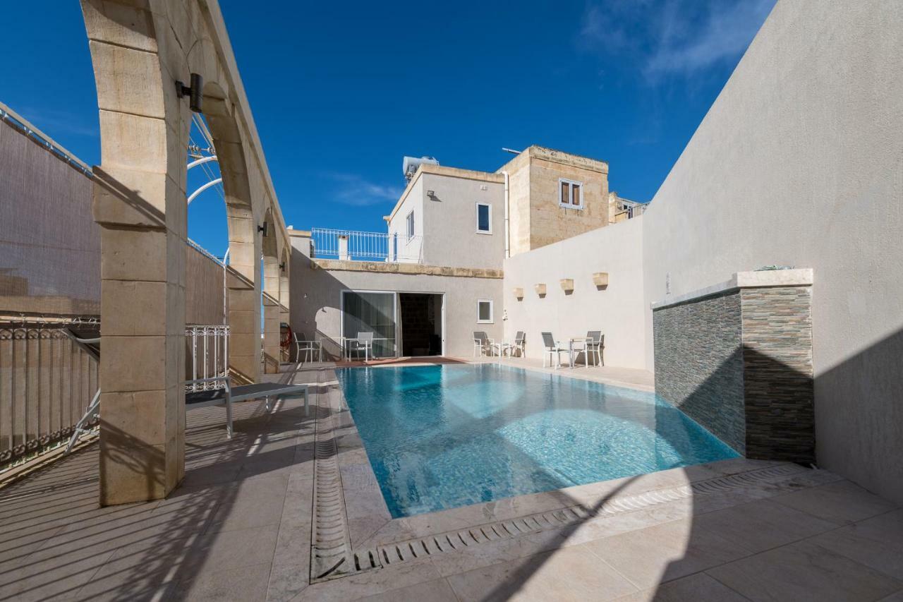 Zeppi'S Luxury Holiday Farmhouse With Private Pool Għarb Dış mekan fotoğraf