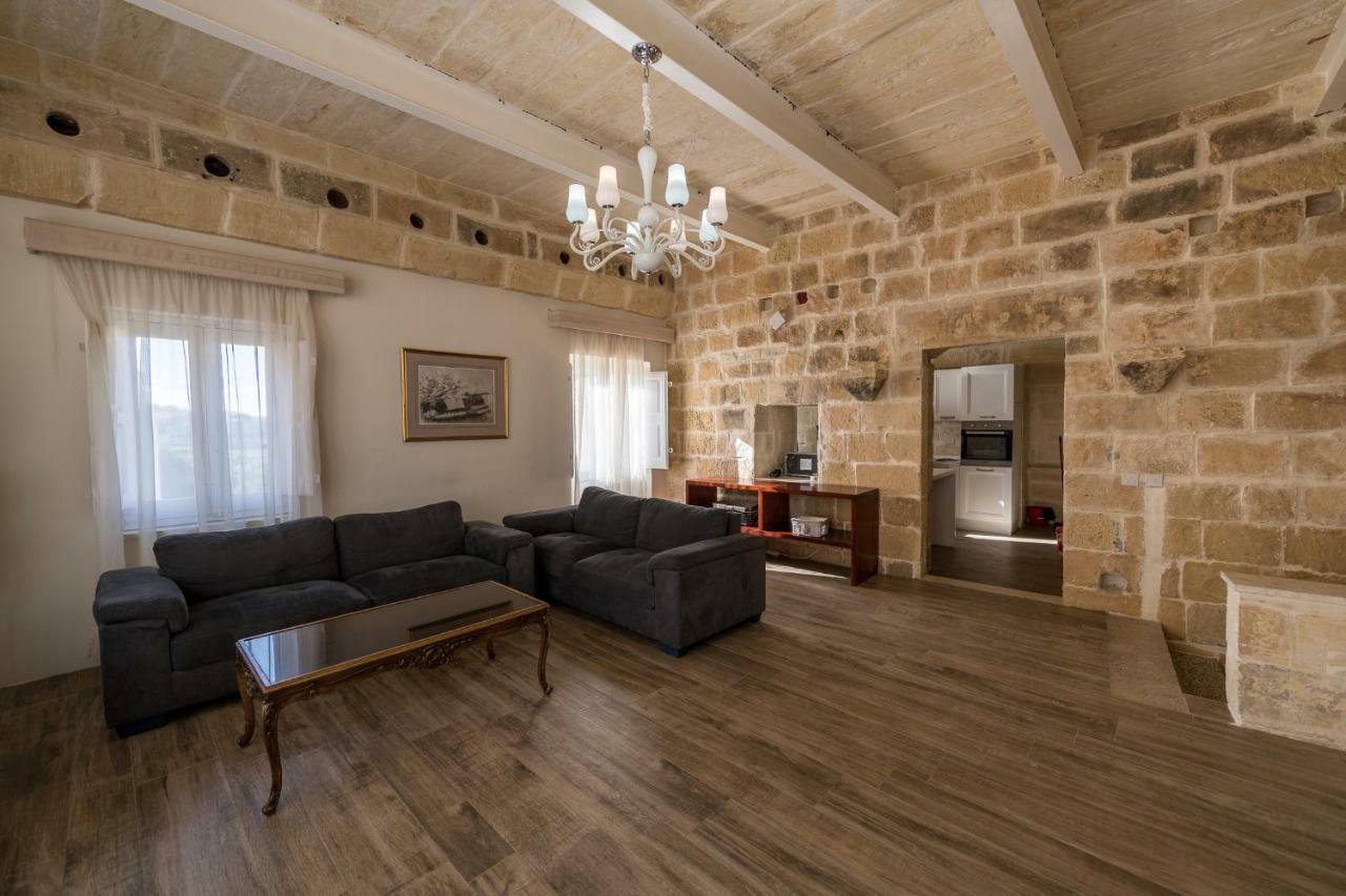 Zeppi'S Luxury Holiday Farmhouse With Private Pool Għarb Dış mekan fotoğraf