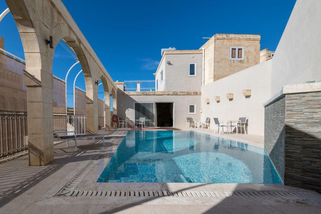 Zeppi'S Luxury Holiday Farmhouse With Private Pool Għarb Dış mekan fotoğraf